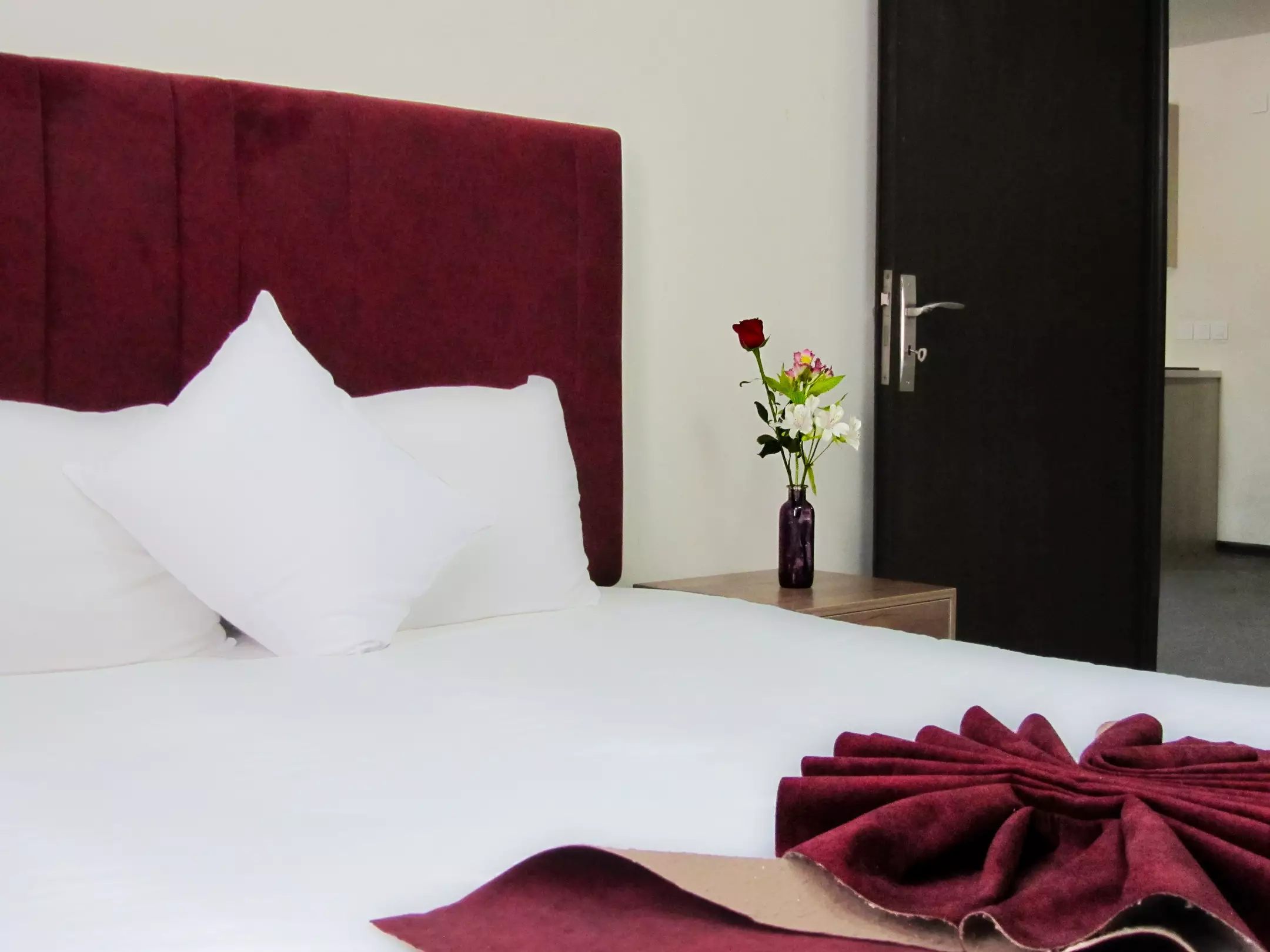 Alibaba https://cdn.alibaba.ir/ostorage/hotel-accommodation-images/6a68690aacd371bfb1354c26_5 نفره دبل.webp